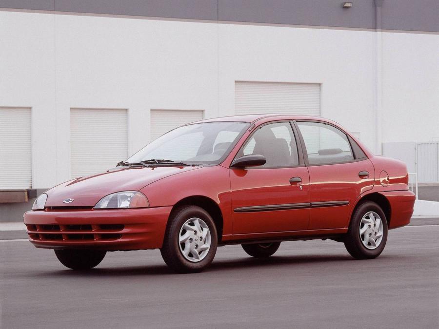  Chevrolet Metro Sedan 1998 года  (фото 6 из 7)